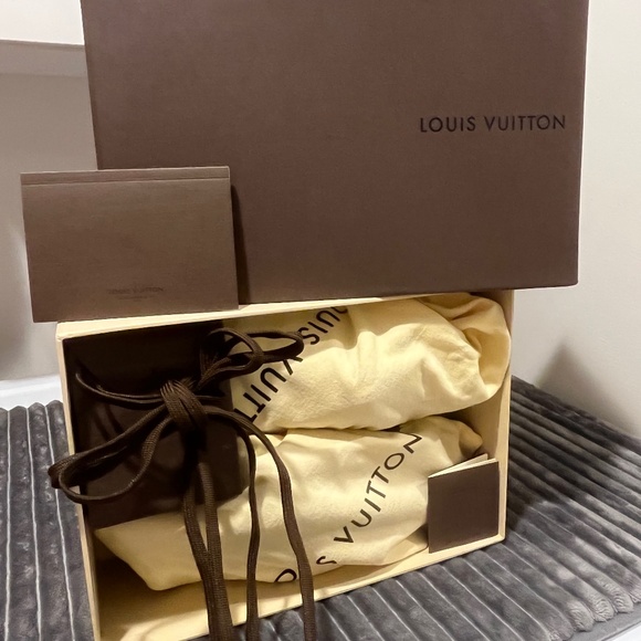 Louis Vuitton shoes - Picture 1 of 6